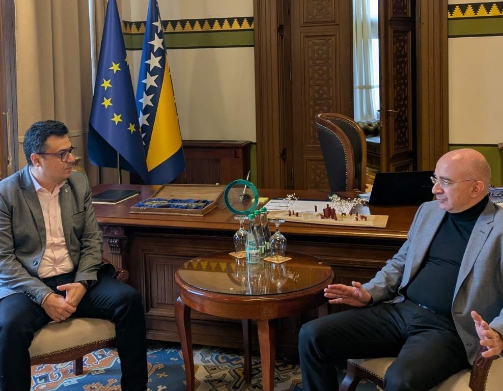 Gradonačelnik Puharić u Vijećnici ugostio Damira Dizdarevića