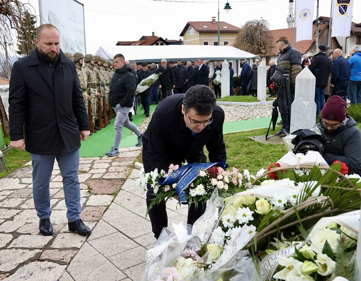Puharić i Selimbegović na obilježavanju Dana šehida