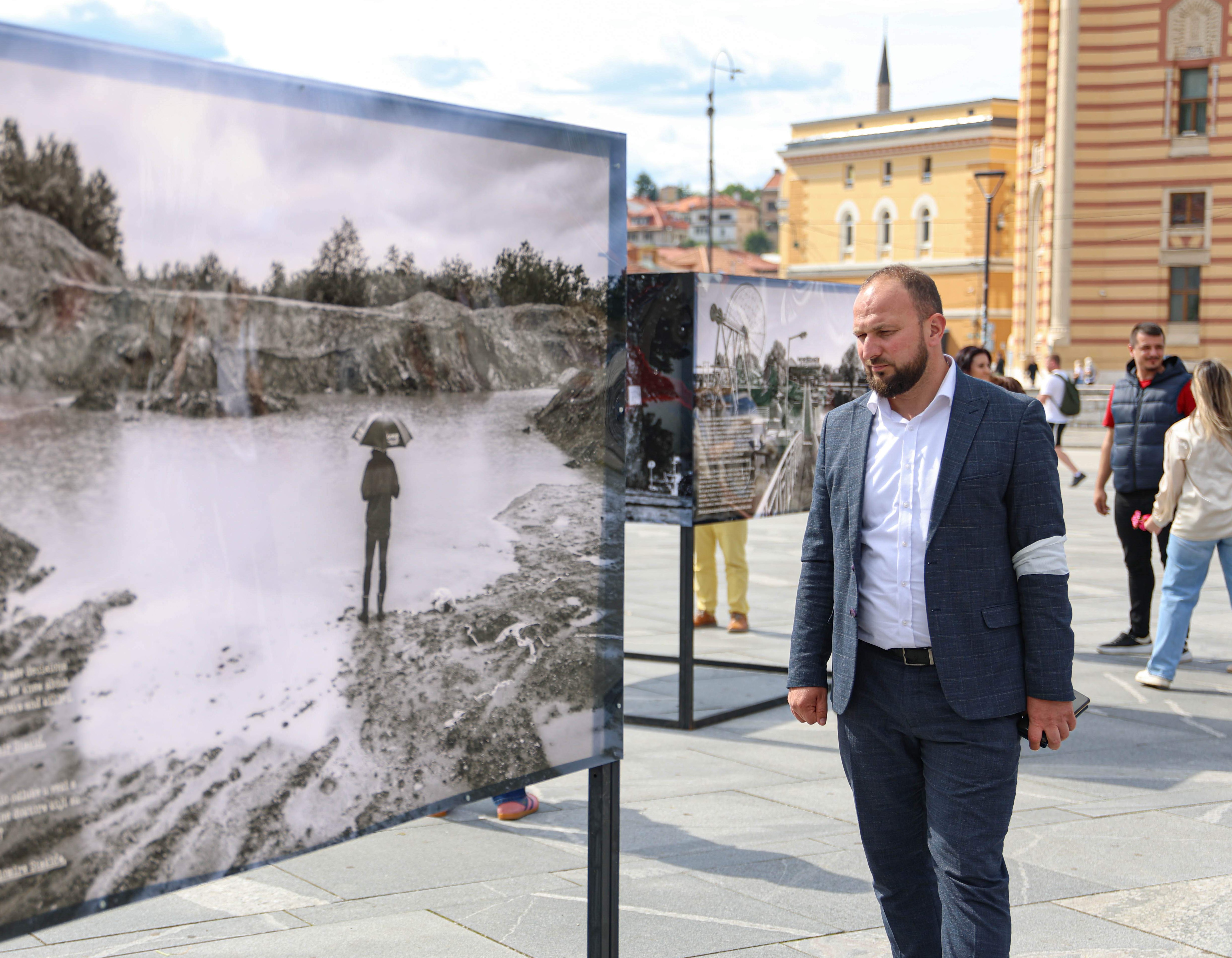 Dan bijelih traka: Otvorena izložba fotografija „Svjedoci vremena“ 