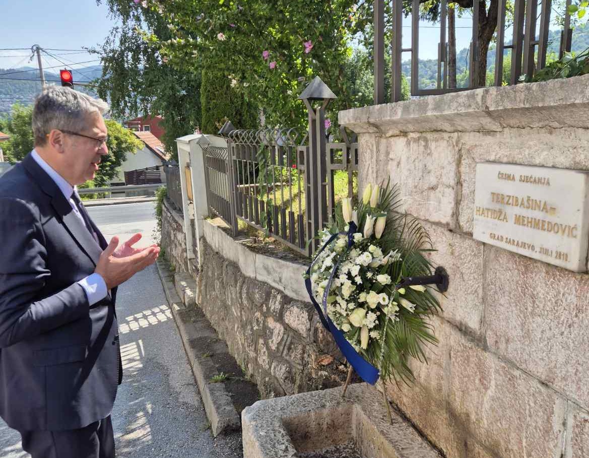 Gradonačelnik Avdić odao počast hrabroj majci i srebreničkoj heroini Hatidži Mehmedović