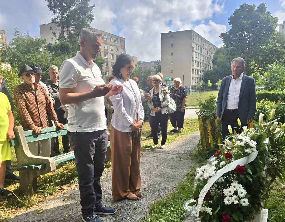 32 godine od masakra ulici Ilije Engela: Zamjenica gradonačelnika Džehverović odala počast nevino stradalim sugrađanima