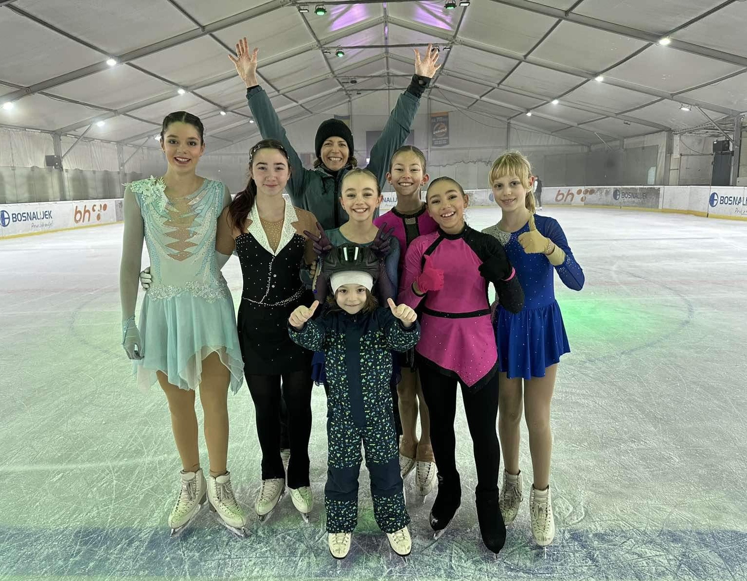 42 godine od ZOI: Revijalni nastup mladih klizačica kluba Ice group na Zetri