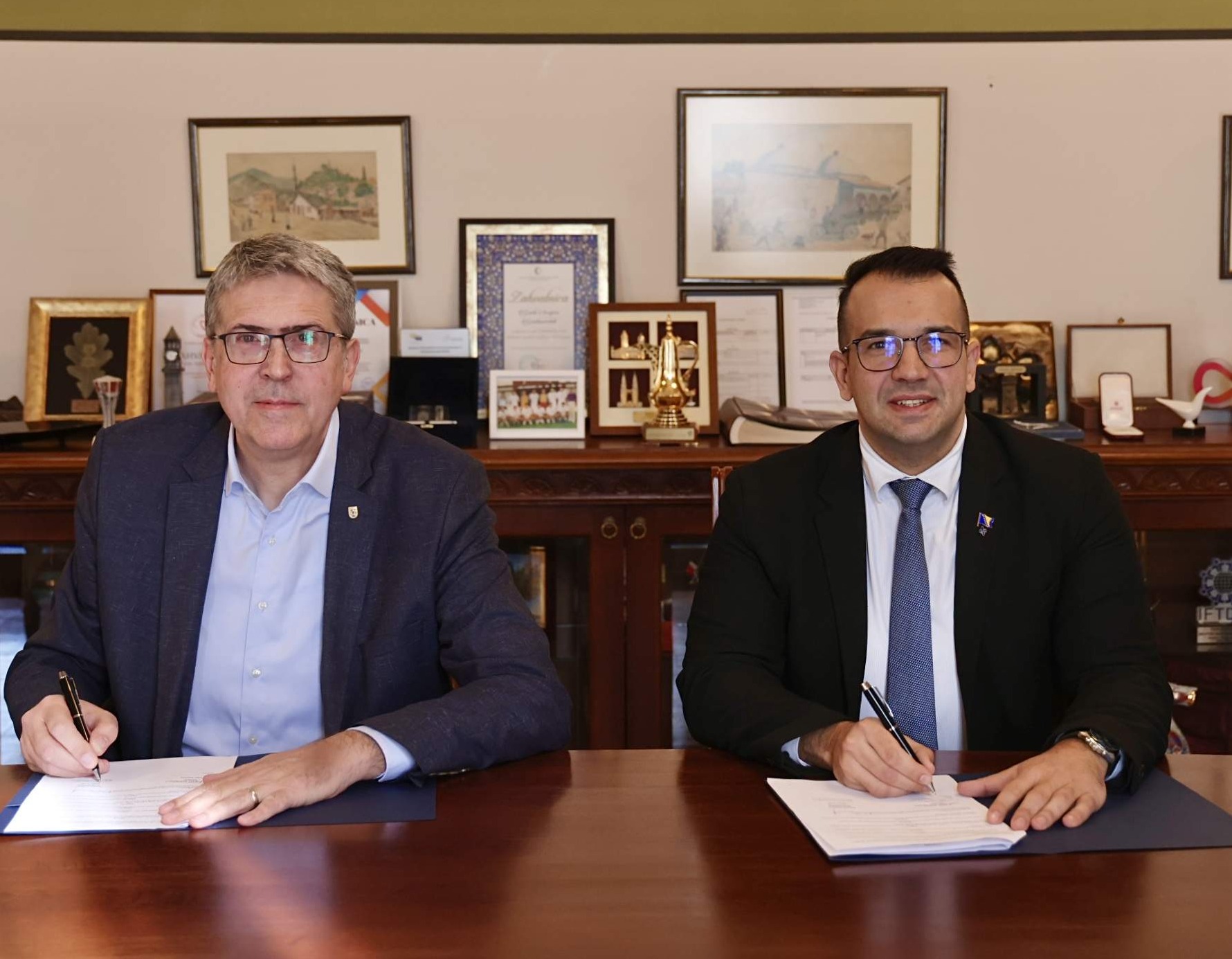 Grad Sarajevo i KJKP „Rad“ potpisali ugovor: 90.000 KM za nabavku modernih elektro vozila
