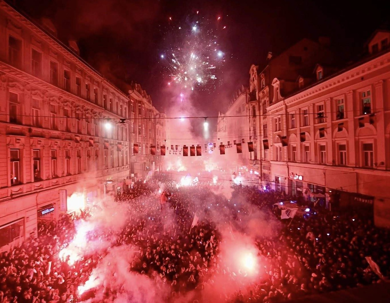 Spektakularan doček Zmajeva ispred Vječne vatre u organizaciji Grada Sarajeva