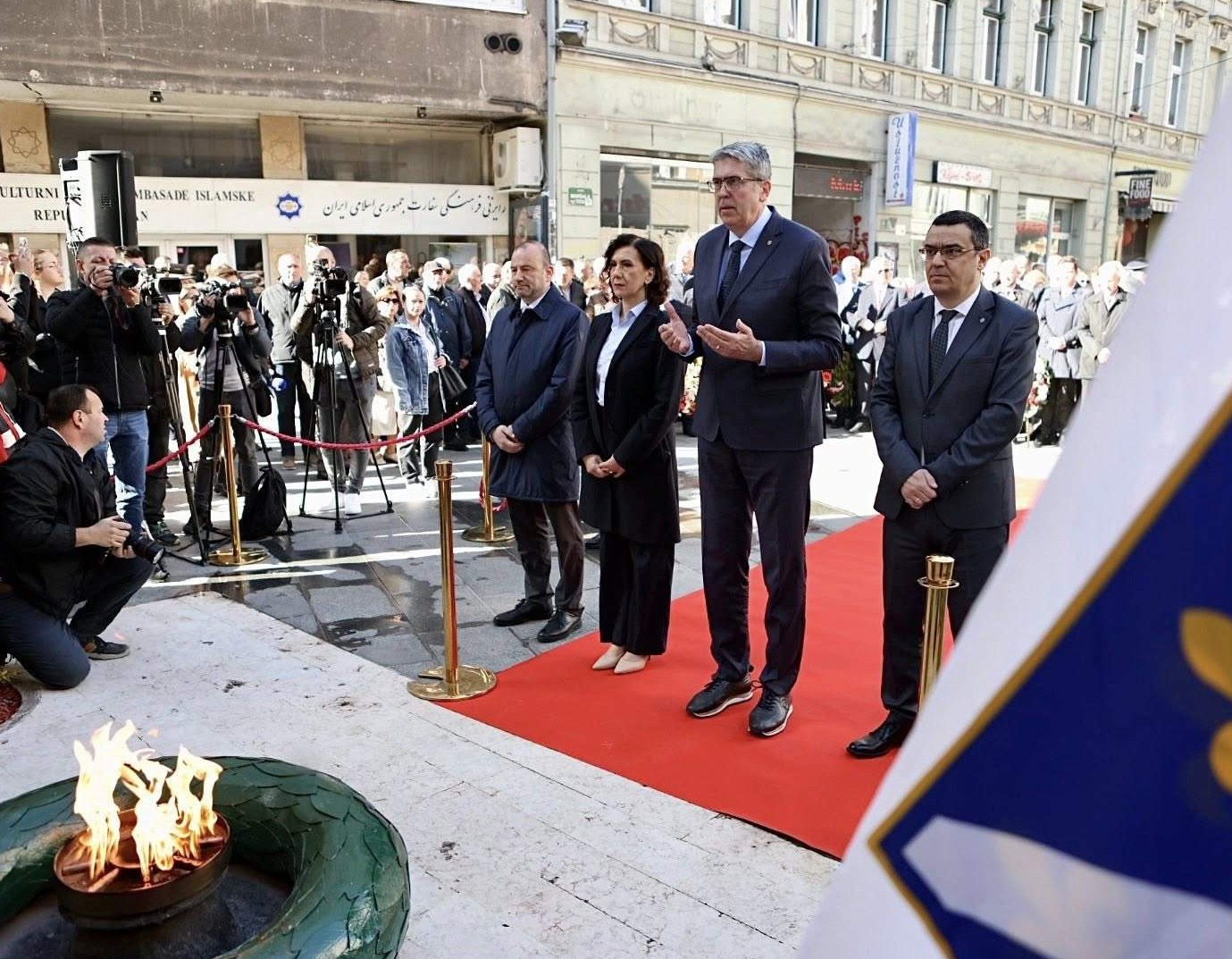 6. april: Delegacija Grada Sarajeva odala počast i položila cvijeće