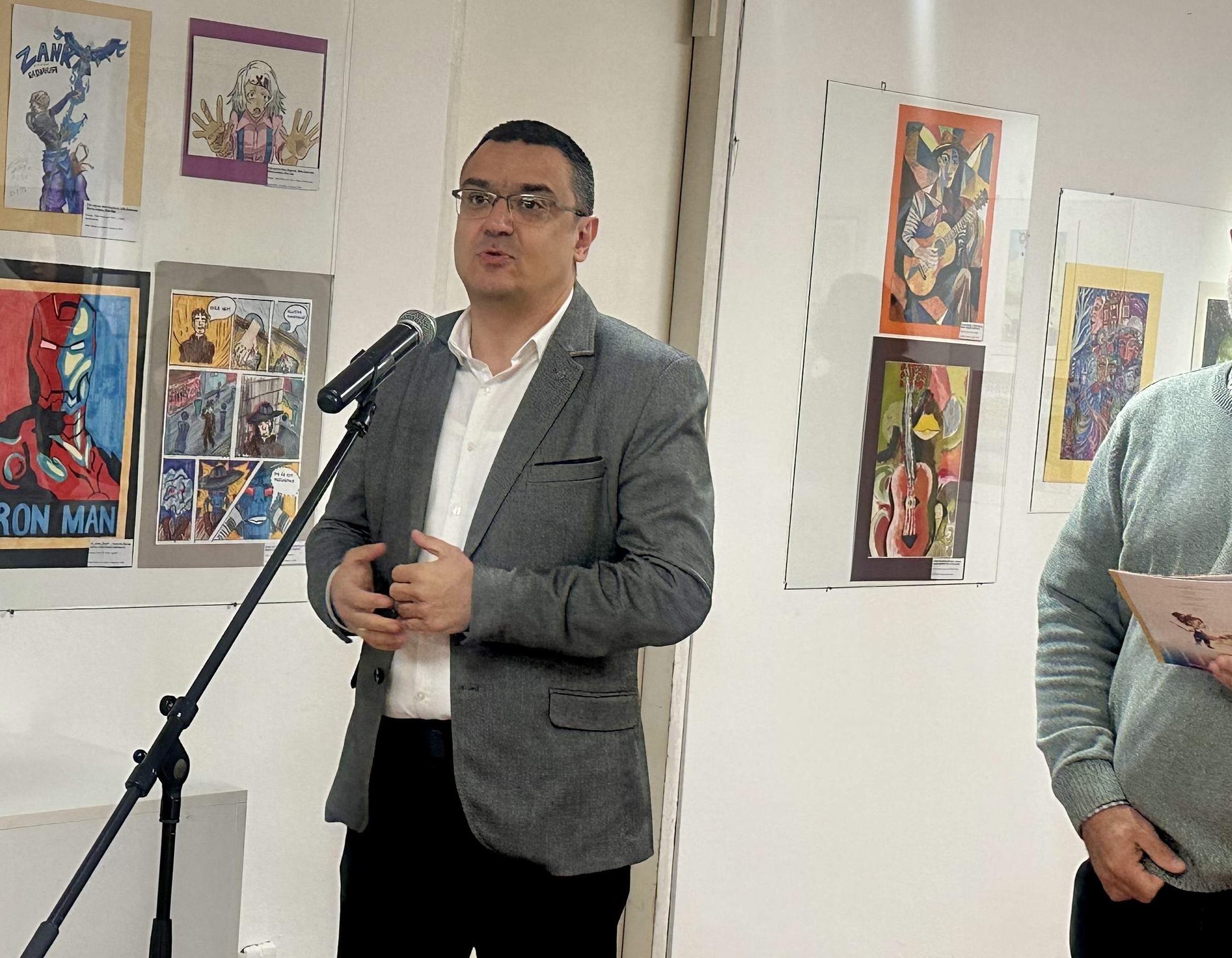 Пухарић на отворењу изложбе у оквиру манифестације „Дани Матице хрватске у Сарајеву 2026“