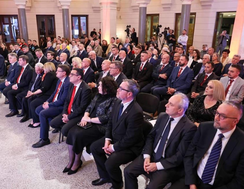 Пухарић на Свечаној академији поводом обиљежавања 30 година ОКИ „Фантоми“