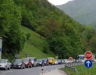 Polusatne obustave saobraćaja na MP Jajce-Crna Rijeka kod mjesta Zdaljevac