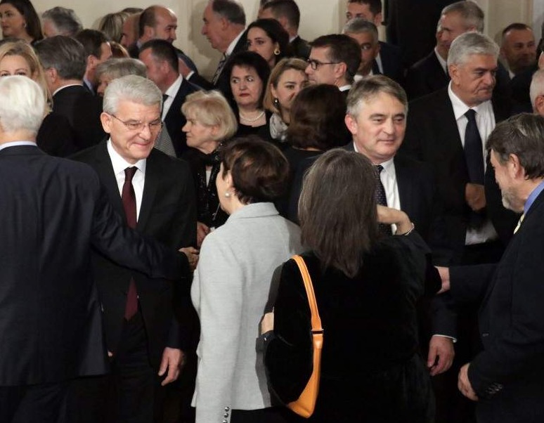 Džaferović i Komšić na svečanom prijemu čestitali Dan državnosti BiH 