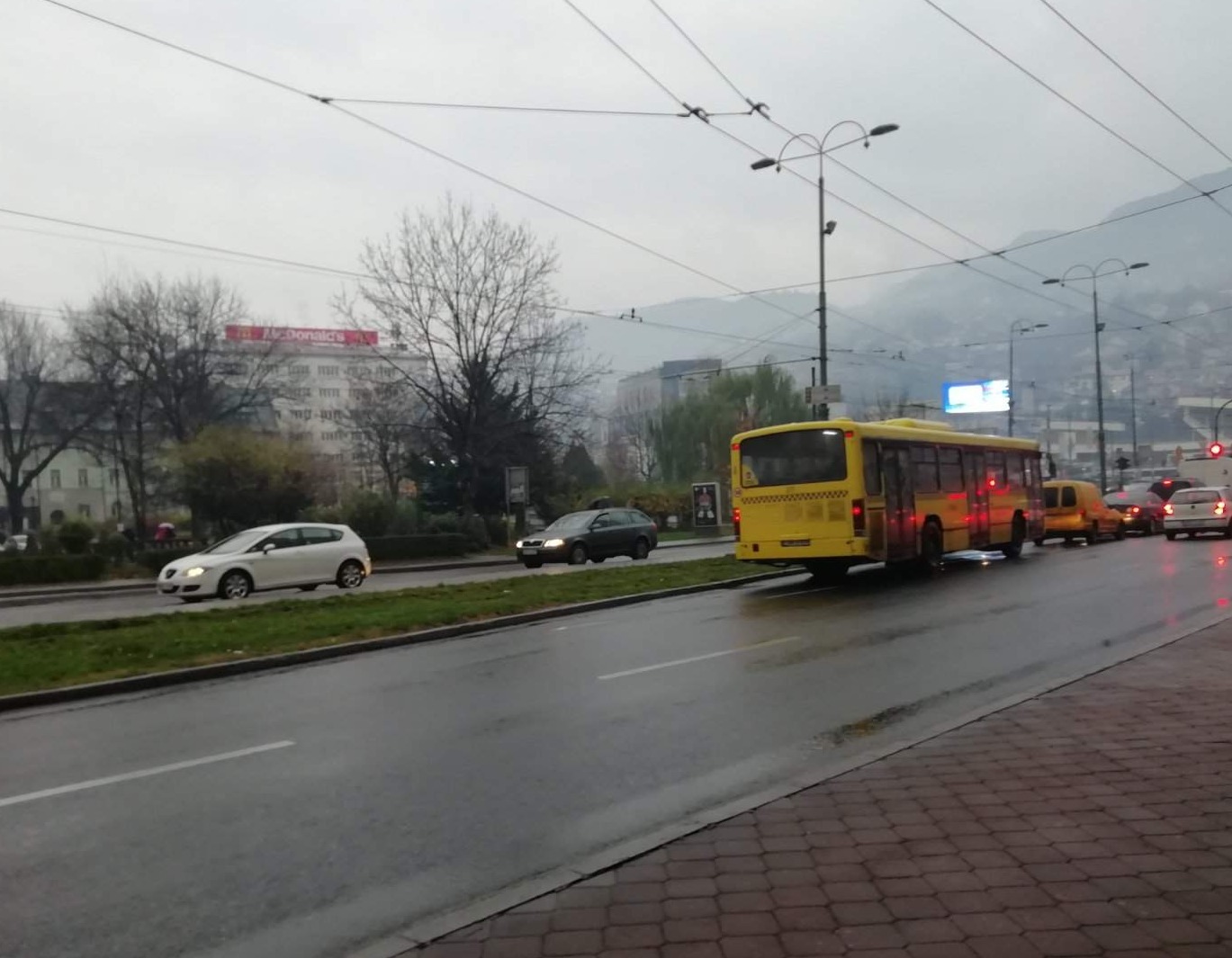 BIHAMK: Magla i niska oblačnost smanjuju vidljivost na dionicama u kotlinama