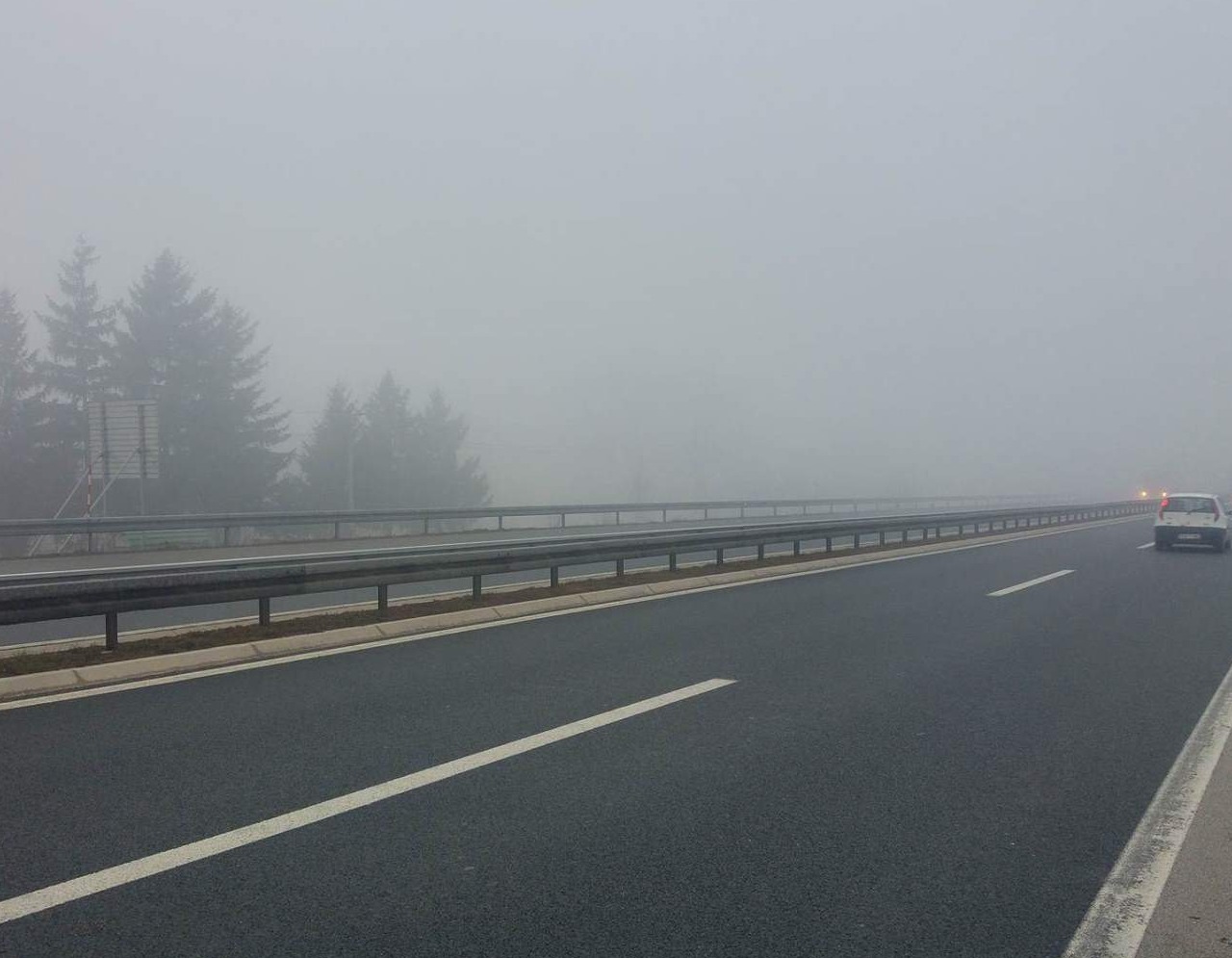 Magla i niska oblačnost smanjuju vidljivost na dionicama u kotlinama i uz riječne tokove