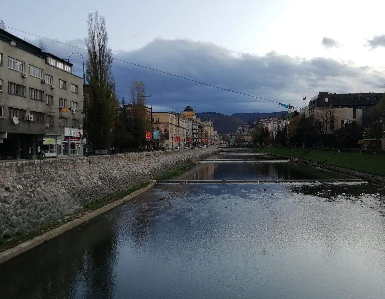 U Sarajevu umjereno do pretežno oblačno, na planinama snijeg