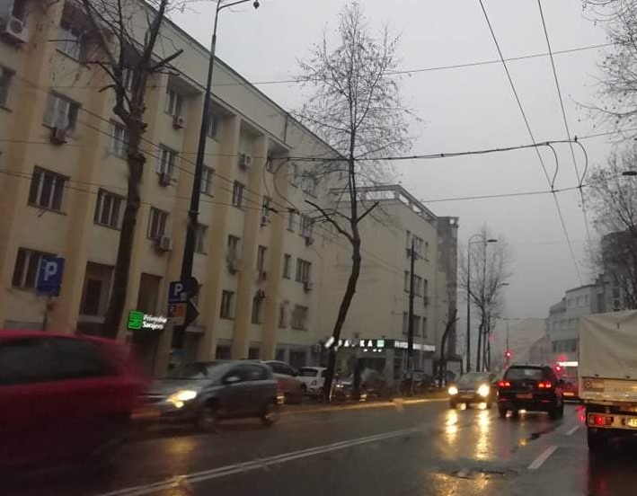 U Sarajevu oblačno i maglovito, veći dio dana sa kišom