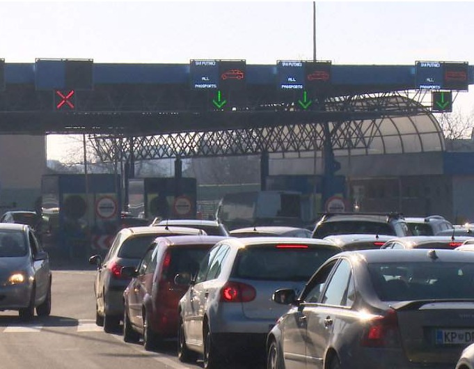 BIHAMK: Obustavljen saobraćaj na graničnim prijelazima sa Crnom Gorom