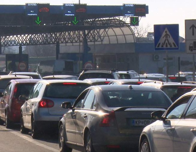 Pojačan saobraćaj teretnih vozila na GP Bosanska Gradiška i Bosanski Brod