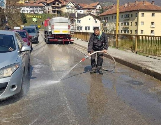 KJKP "Rad" - Čišćenje i pranje ulica na području KS se nastavlja