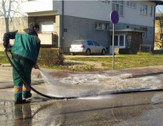 KJKP "Rad" - I danas čišćenje i pranje ulica i javnih površina u KS
