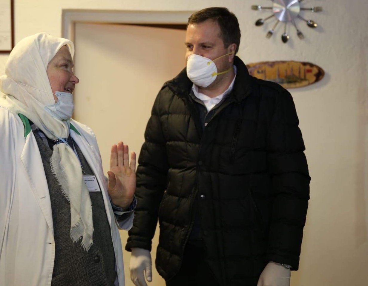 Gradonačelnik Skaka uručio neophodna sredstva za dezinfekciju Narodnoj kuhinji Stari Grad