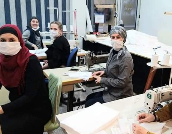 Bugojno: Šivenjem maski doprinose borbi protiv koronavirusa