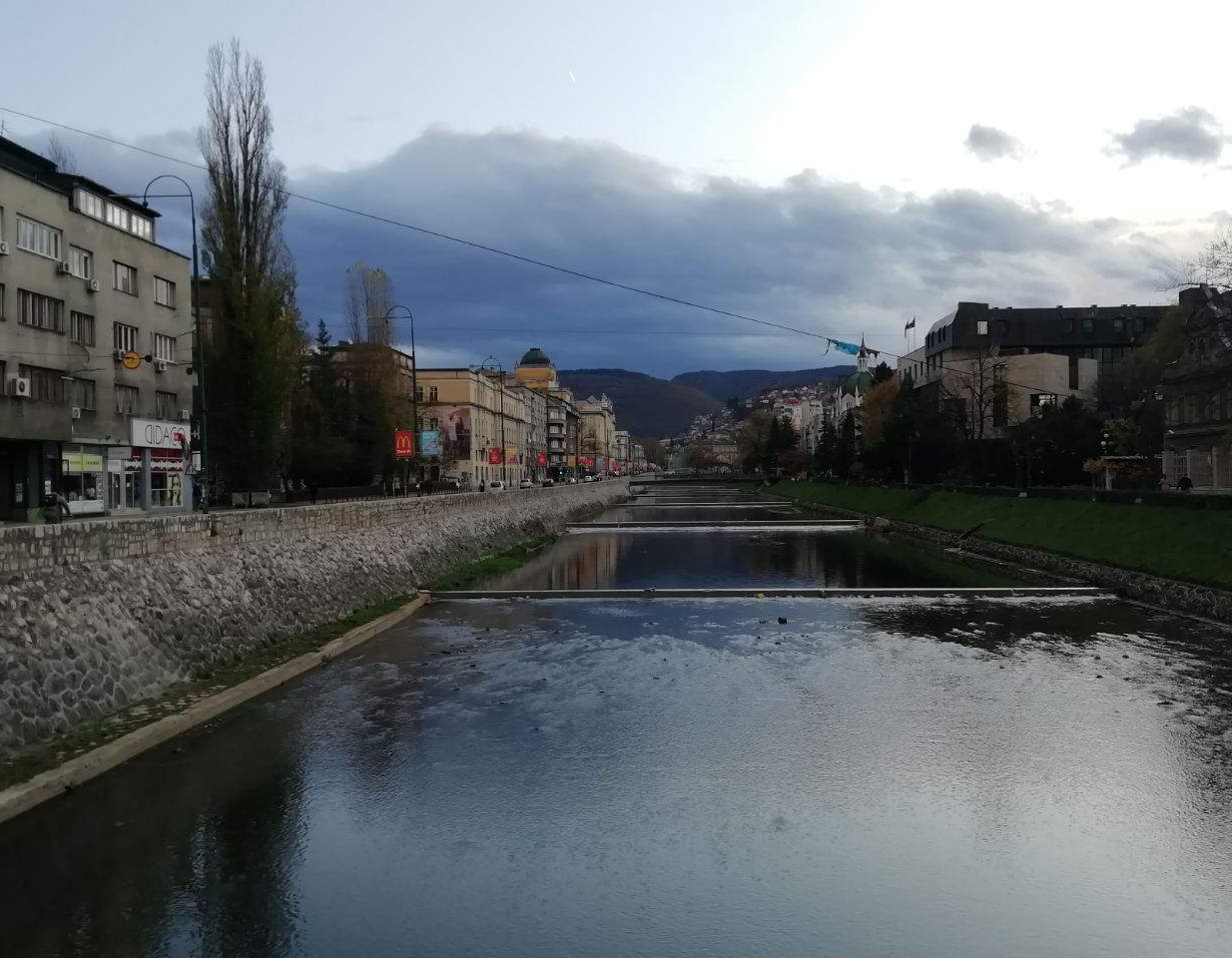 U BiH oblačno, ponegdje u Bosni slab snijeg