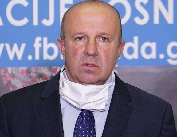 Pehar: Više od 30.000 osoba pod nadzorom