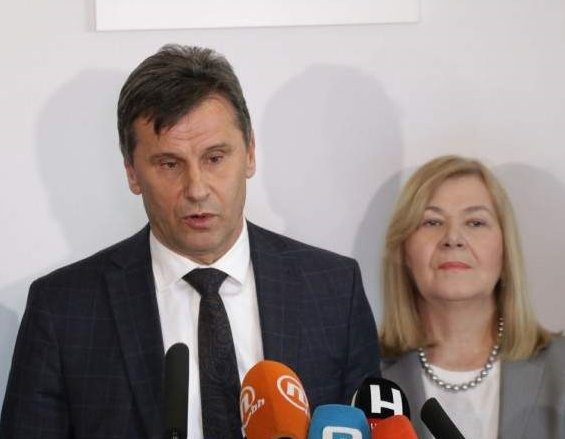 Novalić: Odobrena nabavka velike količine zaštitne opreme i testova