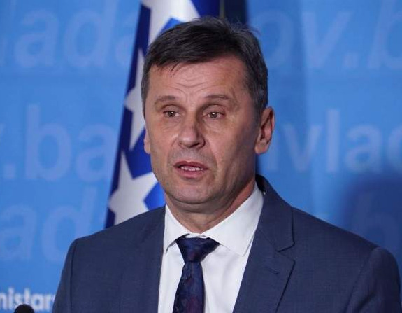 Novalić: Stiglo 150.000 testova koje je kupila Vlada FBiH