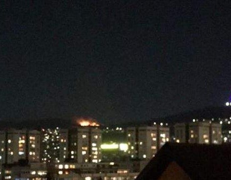 Požar na brdu Žuč iznad Sarajeva, sumnja se da gori minirani dio