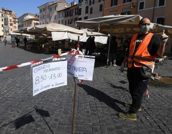 Italija bi do kraja travnja mogla ublažiti neke mjere izolacije