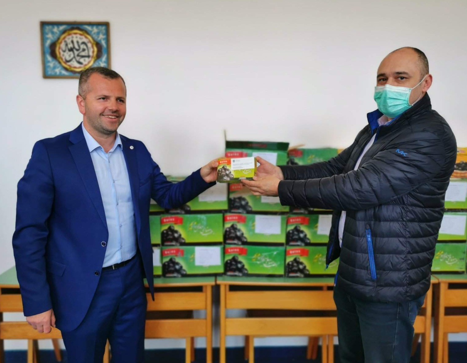 U mjesecu darivanja: Grad obezbijedio dvije hiljade paketa hurmi