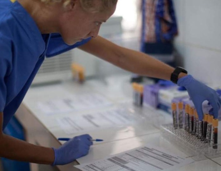 Počinju testiranja na ljudima: Već u rujnu bi mogli imati milijun vakcina za koronavirus