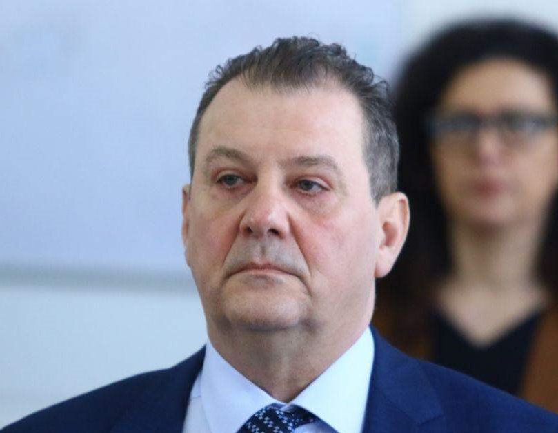 Nedozvoljeno okupljanje: Mesihović razriješio Fejzića, dr. Šabanović smijenjen s mjesta šefa klinike