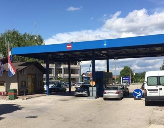 Federalni inspektori na graničnim prijelazima do danas izrekli 32.670 rješenja o izolaciji