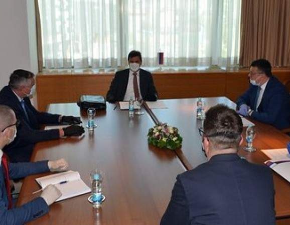 Tegeltija i entitetski premijeri razgovarali o mjerama odgovora na krizu