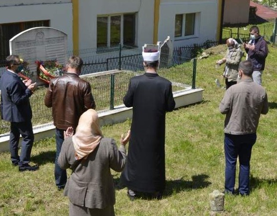 Obilježena 28. godišnjica zločina nad bošnjačkim civilima u Srebrenici