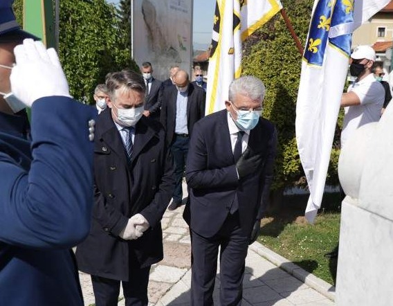 Džaferović i Komšić obilježili Dan Zlatnih ljiljana