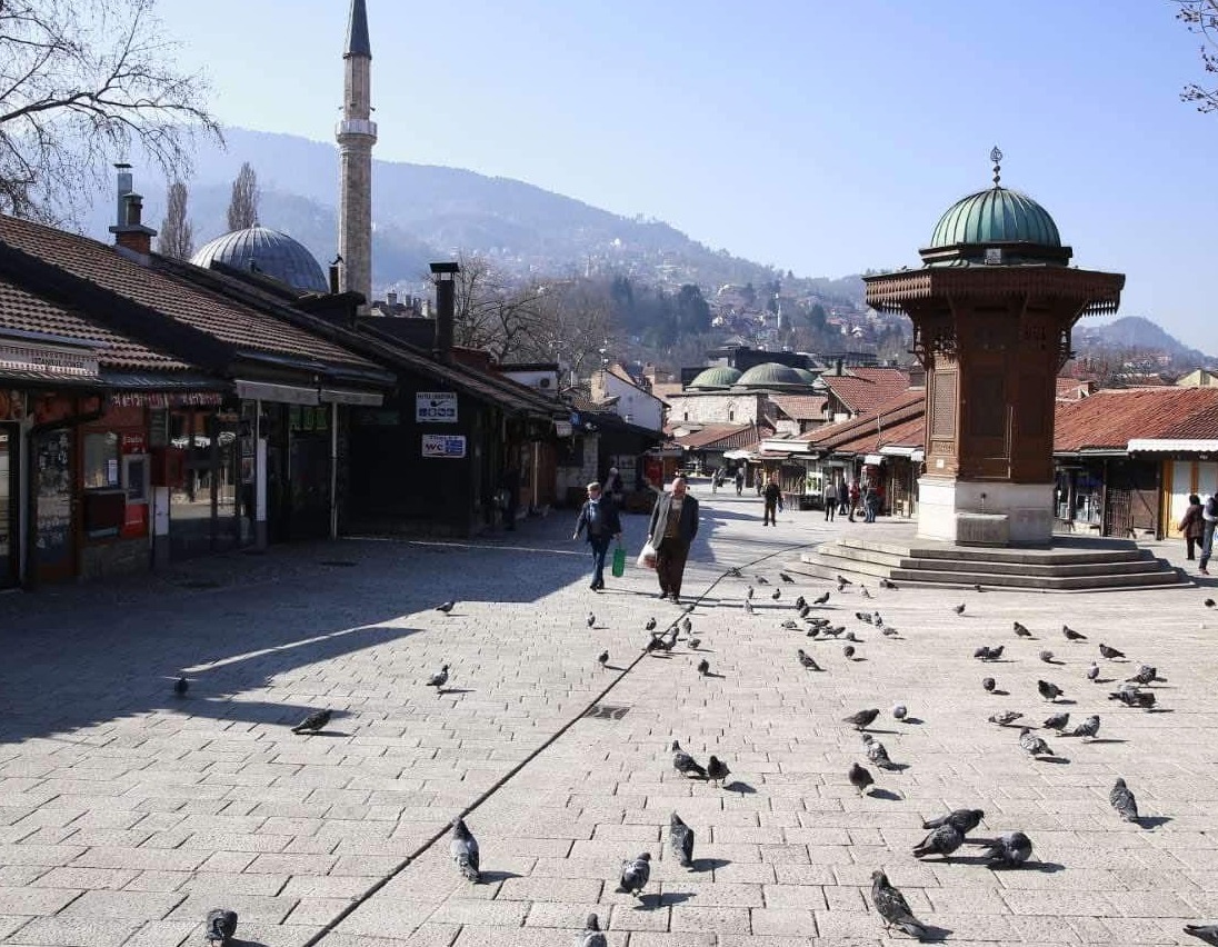 FBiH: Ukinuta zabrana kretanja mlađim od 18 i starijim od 65 godina, otvaraju se kina i teretane