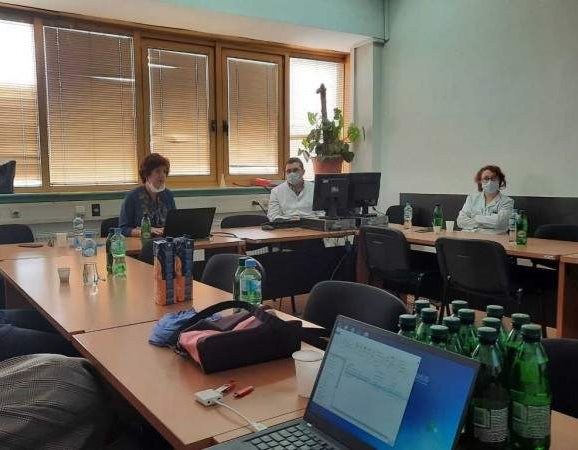 Ekspertni sustav: Praćenje i sprječavanje širenja COVID-19