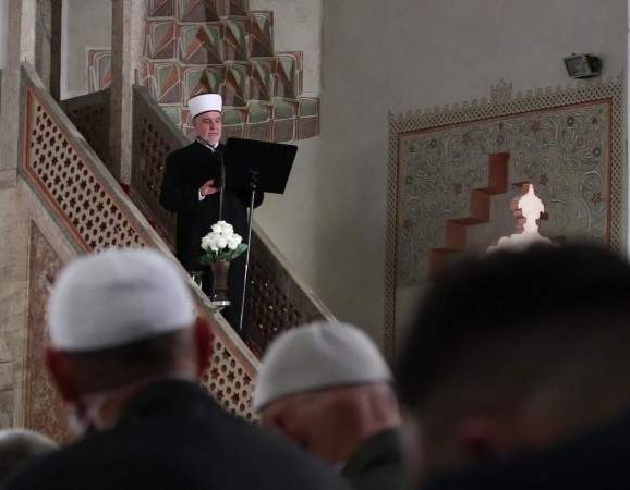 U Gazi Husrev-begovoj džamiji u Sarajevu održana centralna svečanost povodom Ramazanskog bajrama