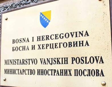 U BiH stiglo 42.000 maski iz Kine, Dječiji hor grada Wuxi napisao pismo Džaferoviću