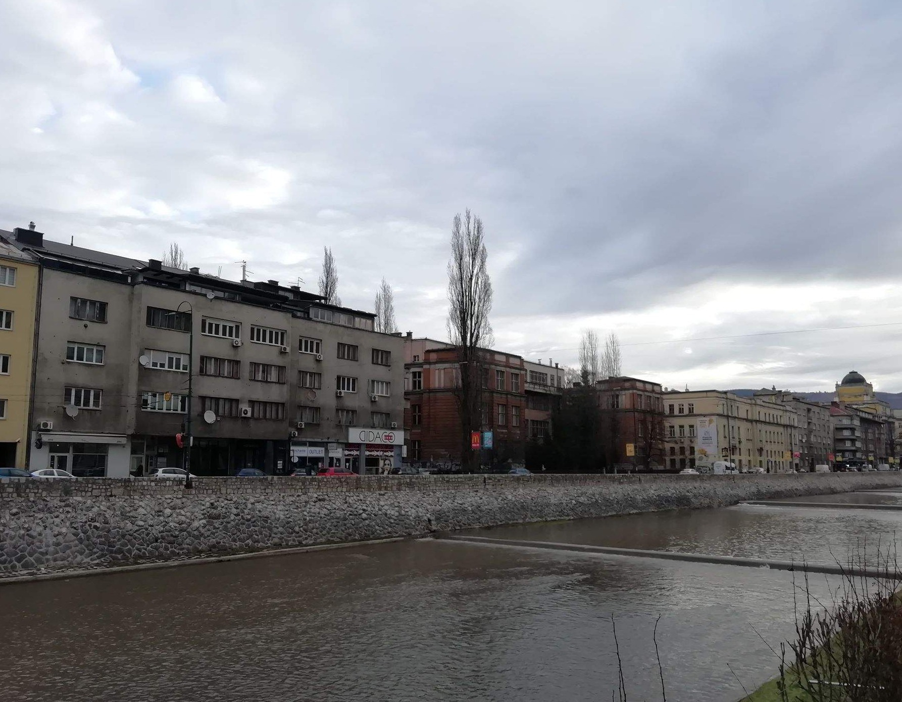 Aktiviran žuti meteoalarm za cijelu BiH: Stiže vrelo i kišno ljeto