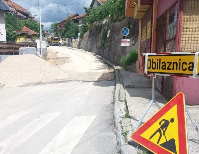 Novo Sarajevo: U toku radovi na sanaciji saobraćajnice u ulici Avde Smajlovića 