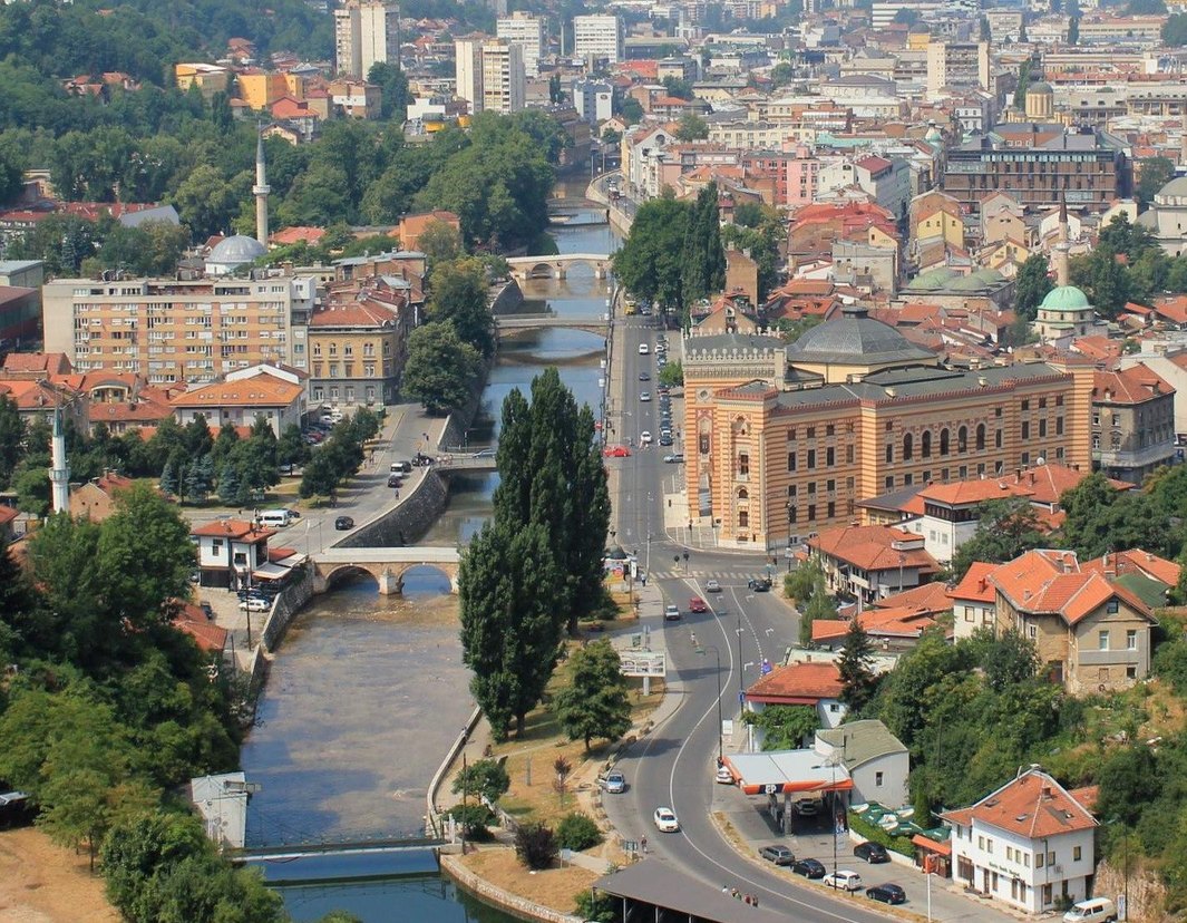 U Sarajevu sunčano, dnevna temperatura 27 stepeni