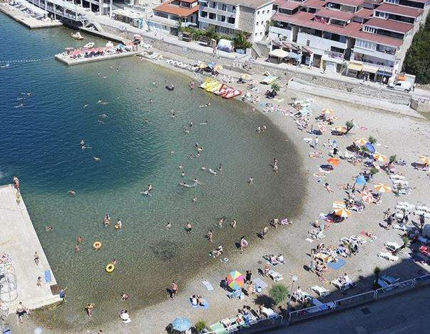 Hotelijeri zadovoljni: Bosanci i Hercegovci ispunili plaže u Neumu