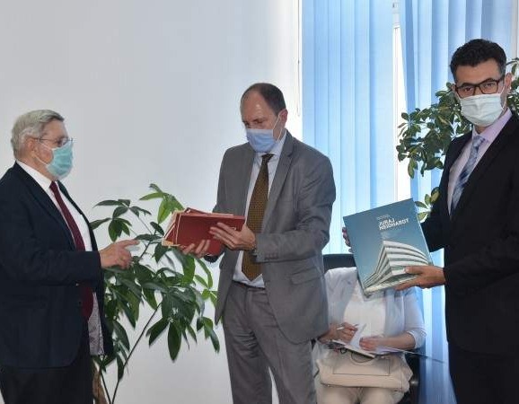 Nenadić: Institucije vlasti na svim razinama trebaju više uključiti AZU BiH