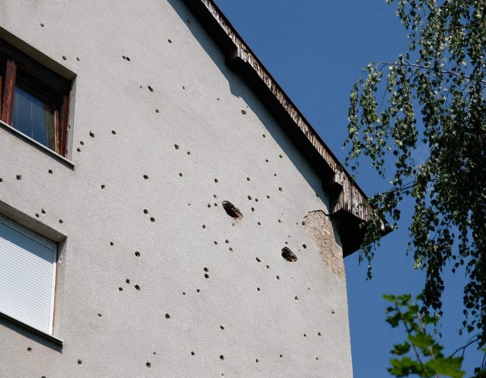 Hitne popravke devet krovova i jedne fasade stambenih zgrada u općini Novi Grad