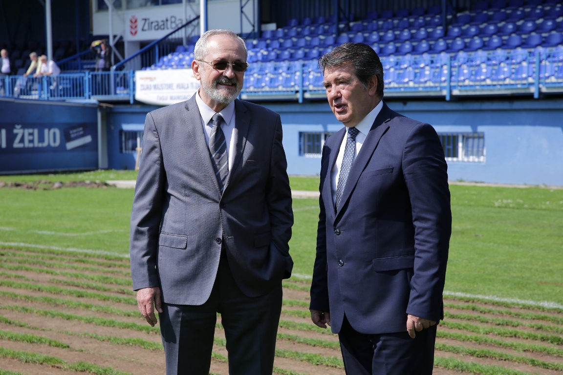 Na stadionu Grbavica danas počeli radovi na rekonstrukciji travnjaka
