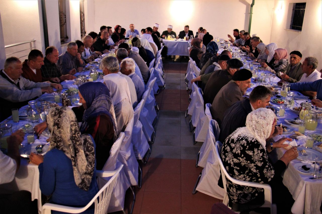 Gradonačelnik Skaka priredio iftar za povratnike u Bjelasoviće, opština Sokolac