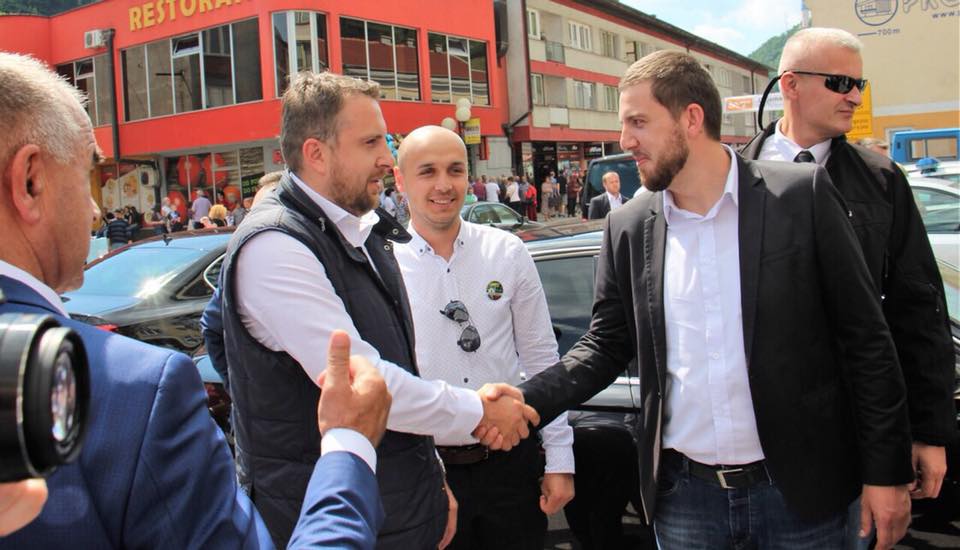 Gradonačelnik Skaka uručio trofejni top načelniku općine Donji Vakuf