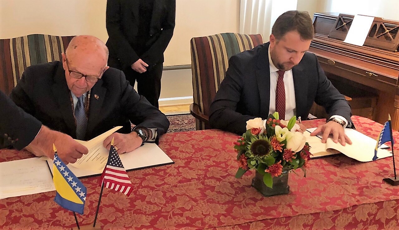 Gradonačelnik Skaka u Washingtonu potpisao inicijativu: Grad Sarajevo bez mina do 2020. godine!